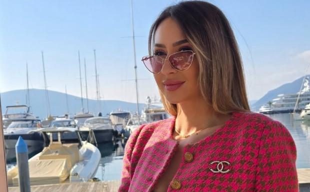 Šok u emisiji uživo: Mirjana Pajković pokazala predmet iz eksplicitnog snimka i poručila: „Mačkica je moja i zadovoljstvo mi je“