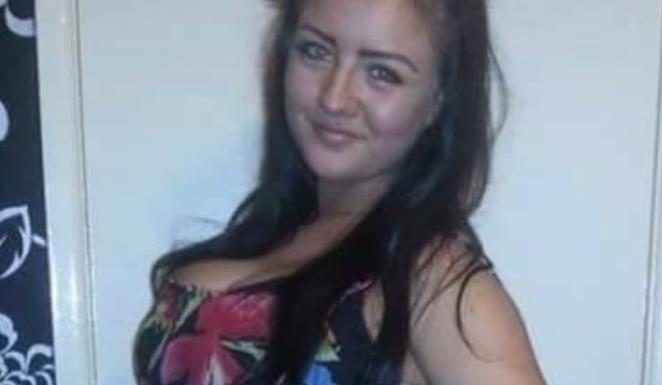 (FOTO) “Moje ogromne grudi nam uništavaju brak”: U spavaćoj sobi nastao haos, sada skuplja novac za operaciju