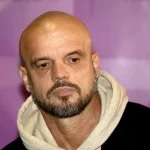 Rođak poznatog pjevača (17) izboden nasmrt – Pevač slomljen od bola poručio: “Danas neću pjevati, samo ću plakati!”