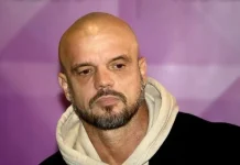 Rođak poznatog pjevača (17) izboden nasmrt – Pevač slomljen od bola poručio: “Danas neću pjevati, samo ću plakati!”