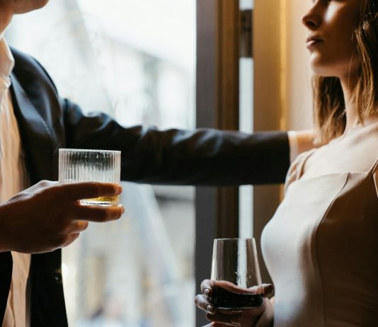 Skriveni osećaji između mene i sina moje drugarice: Priča koja je sve iznenadila!