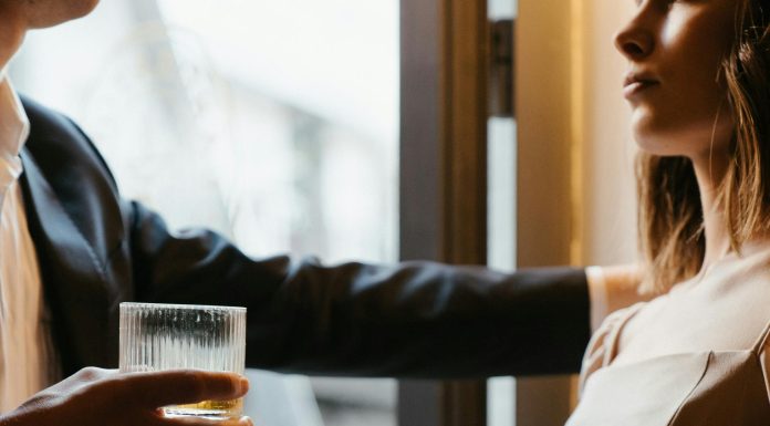 Skriveni osećaji između mene i sina moje drugarice: Priča koja je sve iznenadila!