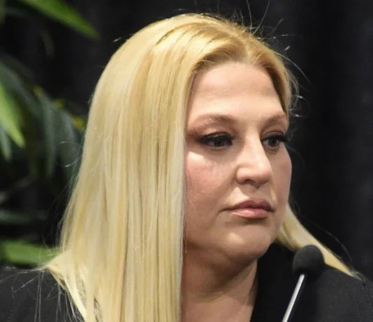 „Sinu su ostavili nasljedstvo, neka on nosi prezime – ja to neću!“