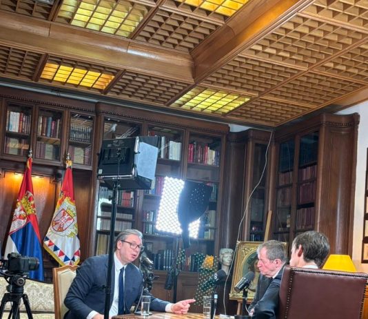 VUČIĆ ZAKUCAO BRITANCE BEZ MILOSTI: “Zašto ne poštujete Rezoluciju 1244?!” – usledio muk!