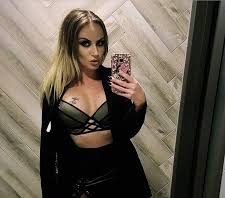 Starleta pokazala luksuzni Range Rover vredan 100.000 evra: „Moja bebica i ja krećemo za Beč“