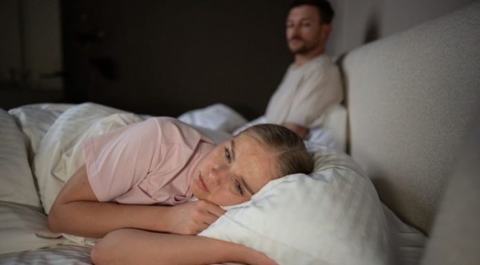 Samo se pretvara kako vas ne bi povrijedio: 3 znaka da vaš partner zapravo ne uživa u intimnom odnosu