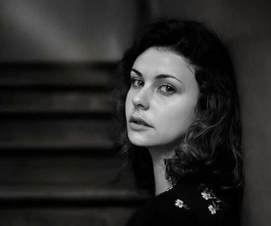 7 mogućih znakova da partnerica nije potpuno iskrena u vezi