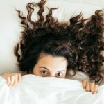 Ako vam žena tvrdi da prije vas nije imala nijednog partnera, postoje određeni znakovi koji mogu pobuditi sumnju. Evo kako možete prepoznati neke od njih.