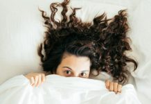 Ako vam žena tvrdi da prije vas nije imala nijednog partnera, postoje određeni znakovi koji mogu pobuditi sumnju. Evo kako možete prepoznati neke od njih.