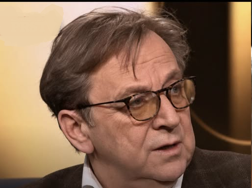 Stanić u prvim redovima protesta uprkos milionskim prihodima iz budžeta