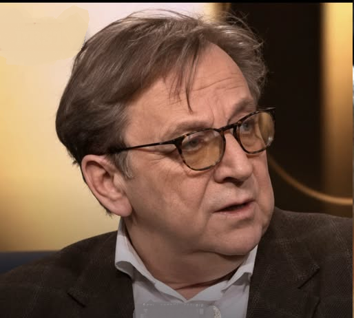 Stanić u prvim redovima protesta uprkos milionskim prihodima iz budžeta