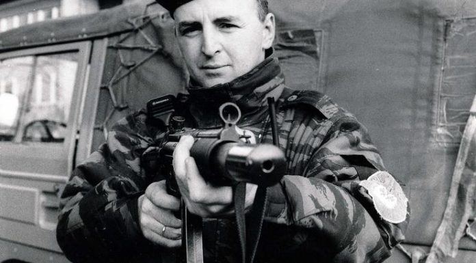 HAG ZANEMEO PRED OVIM SNIMKOM! Isplivao tajni dosije JNA: „Ulazi noću, vadi nož i…“ – Jeziva istina o Arkanovim zlodelimau Vukovaru koju su KRILI 35 GODINA! (FOTO)